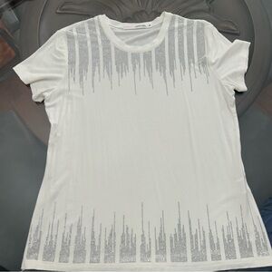 💎Ivory super soft tee with silver rhinestone details med